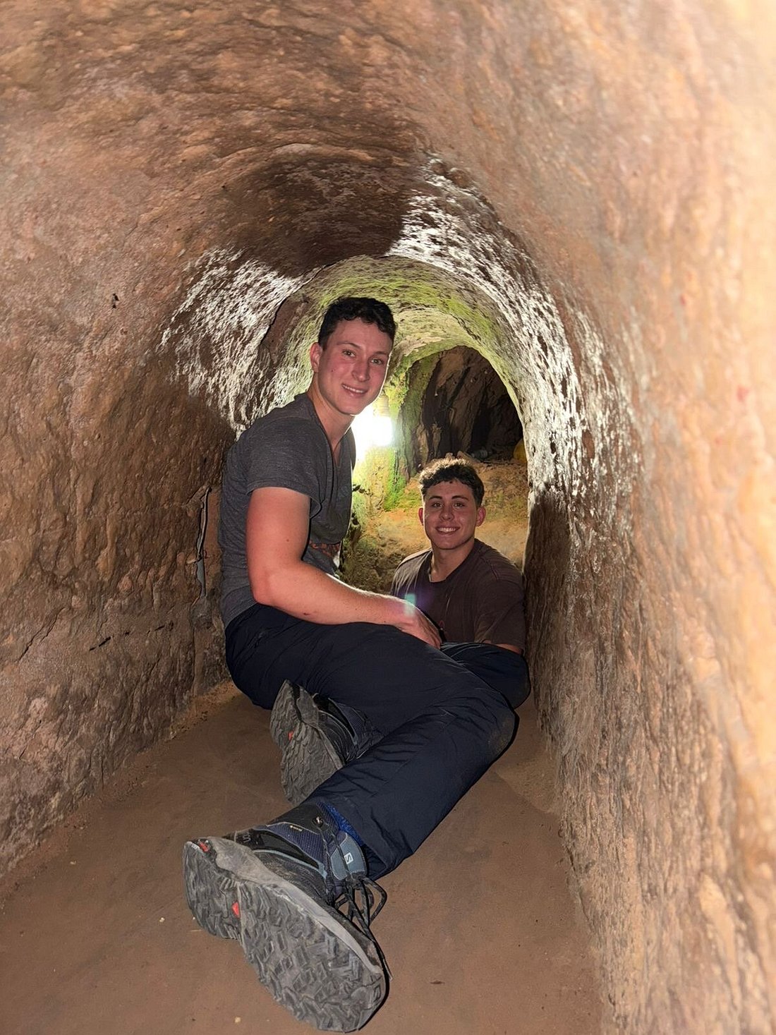 Cu chi tunnels1
